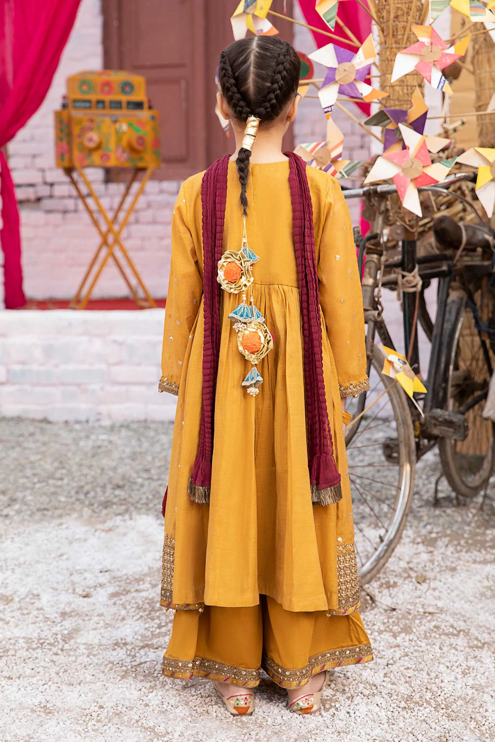 3 Piece Embroidered Zari Lawn Suit | MKS-EF24-33