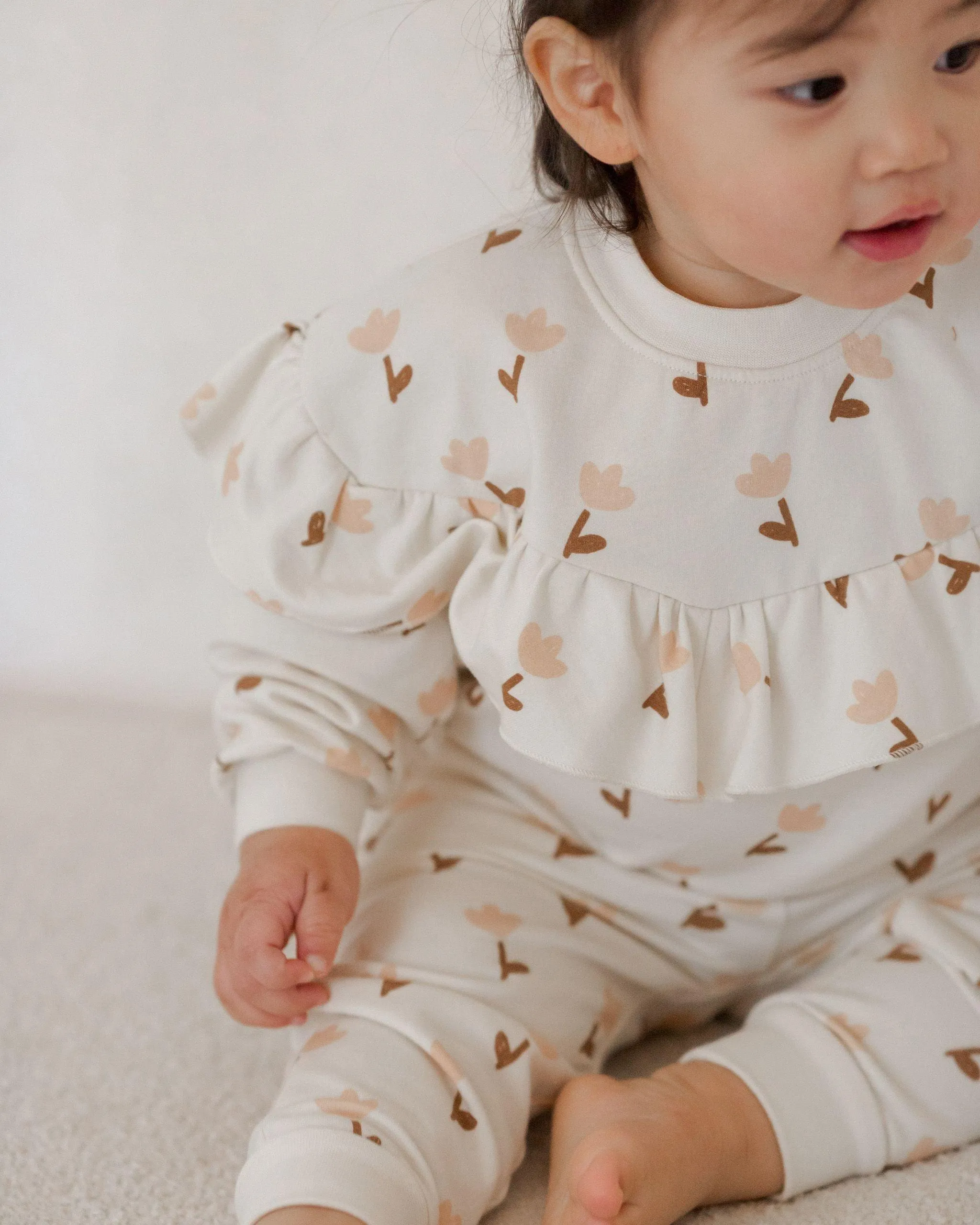 Baby Girl Sets | 2PCS: Ruffle Fleece Sweat set- Tulips | Quincy Mae