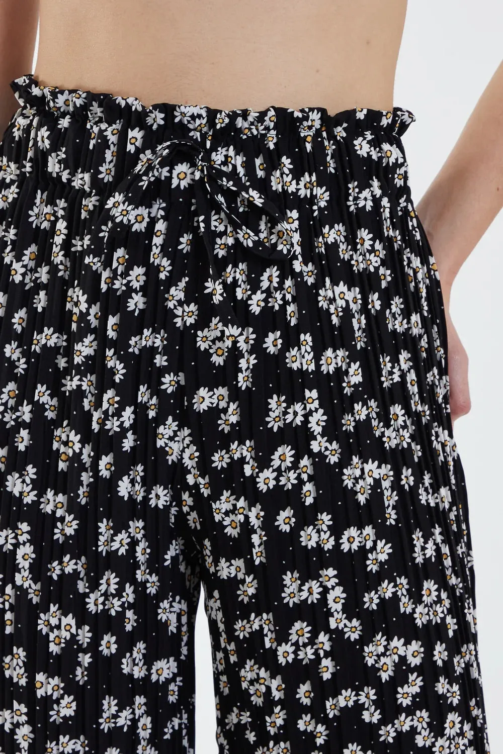 Black Daisy Print Pleated Wide Leg Trousers