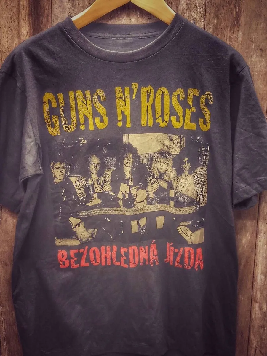 Faded Noir: The Ultimate Guns N' Roses Vintage-Feel Streetwear Tee