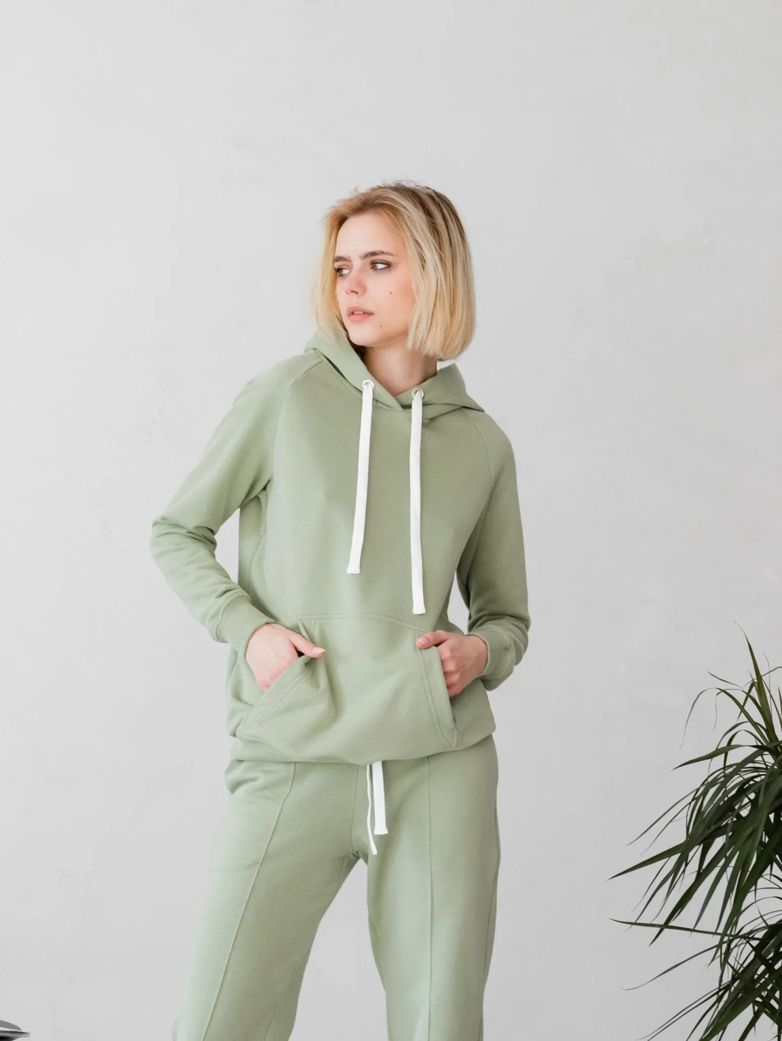 Olive Women’s Hoodie – Stylish and Comfortable Choice from Zlitay