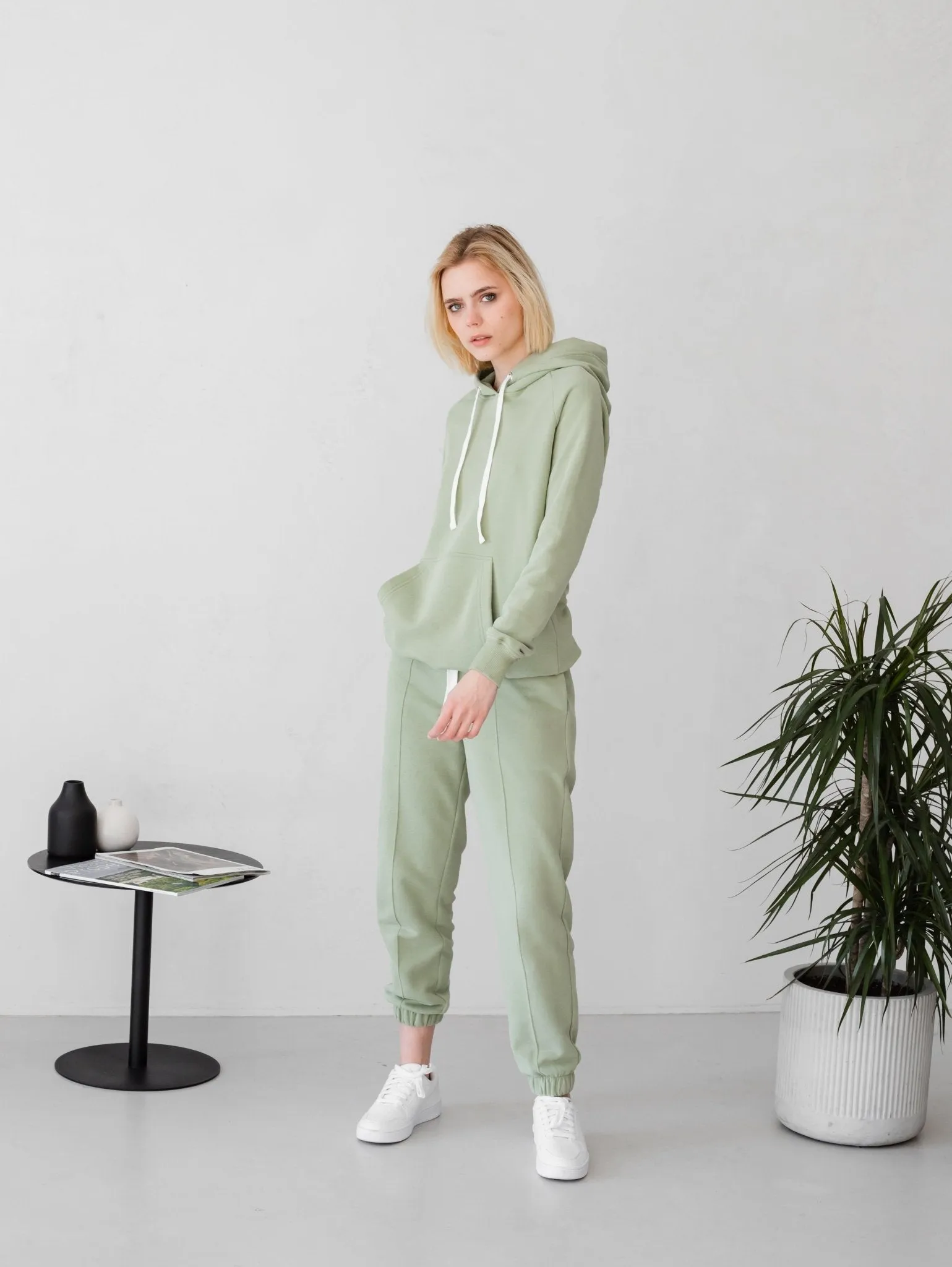 Olive Women’s Hoodie – Stylish and Comfortable Choice from Zlitay