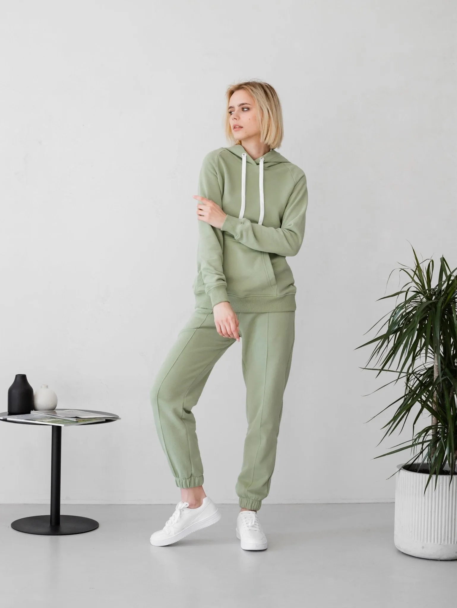 Olive Women’s Hoodie – Stylish and Comfortable Choice from Zlitay