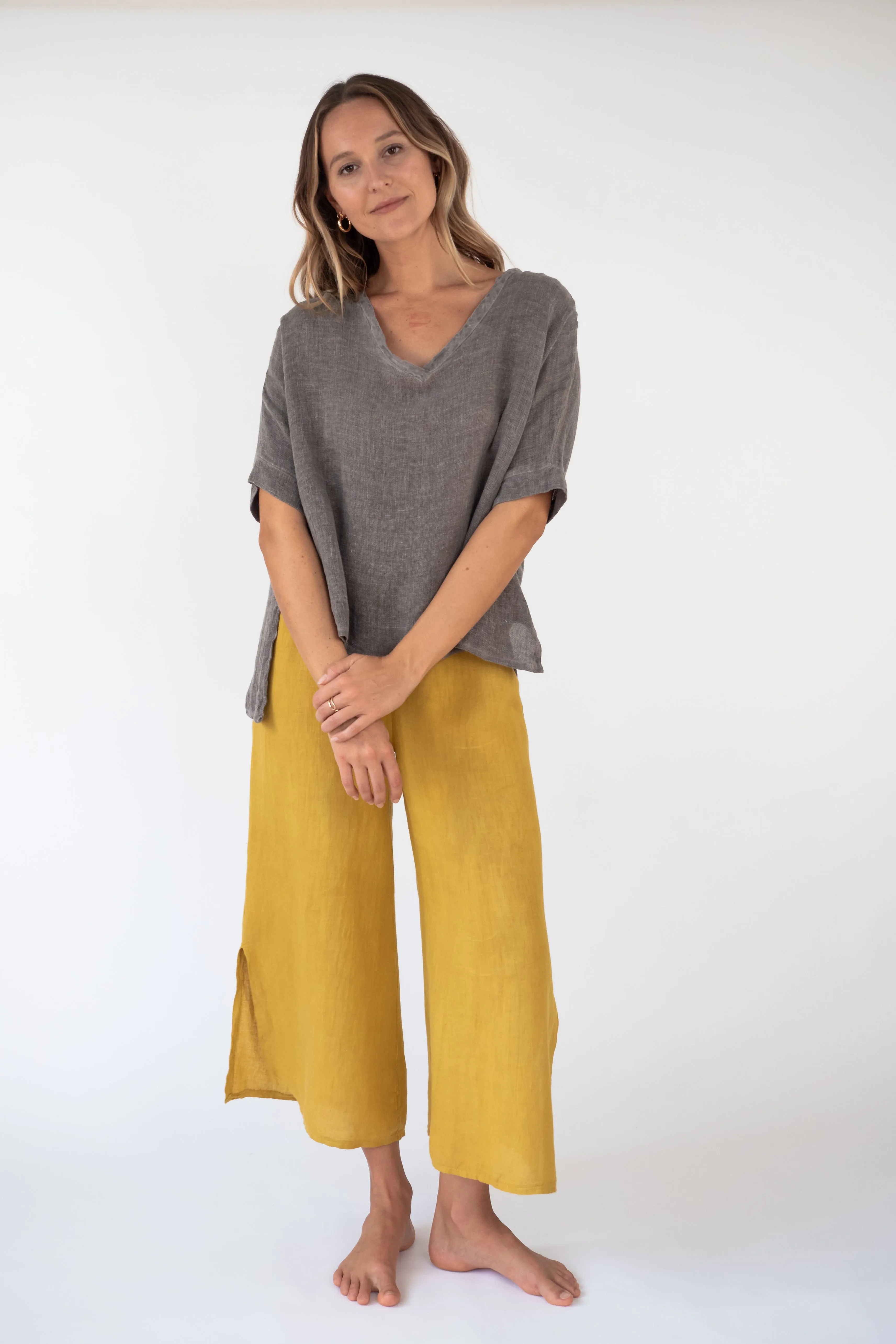 the KAHAKAI  Italian Linen cropped pants