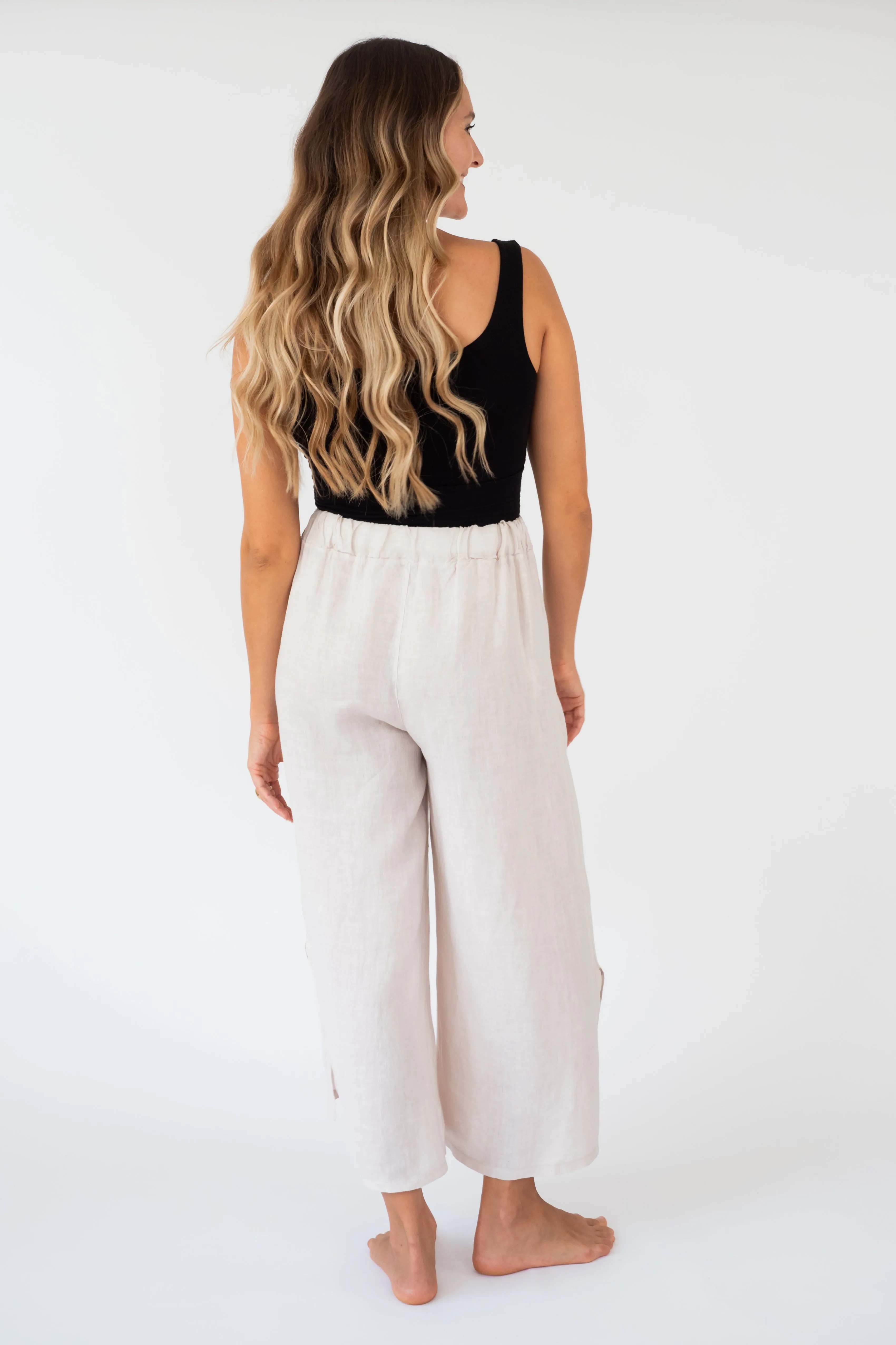 the KAHAKAI  Italian Linen cropped pants