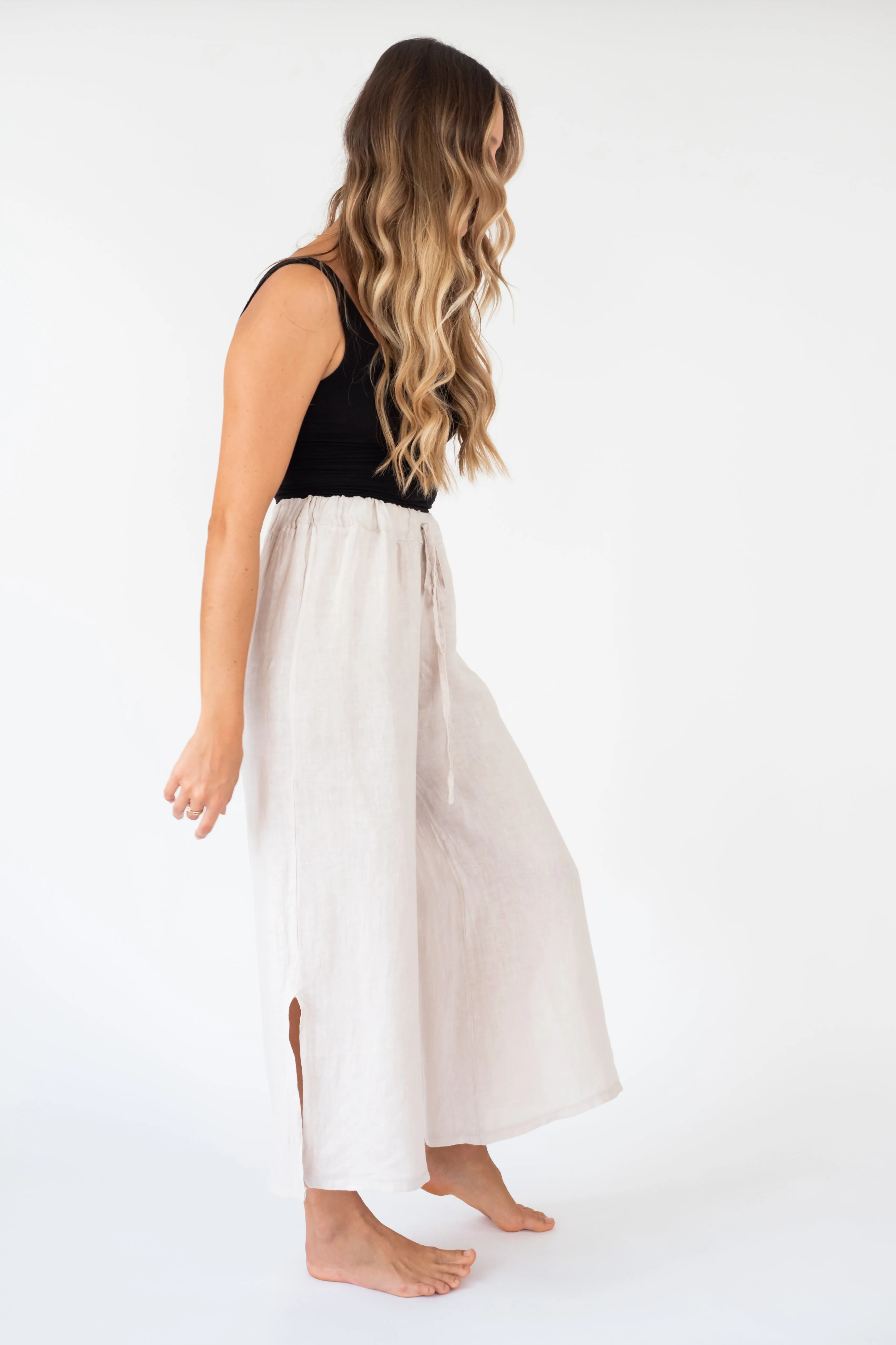 the KAHAKAI  Italian Linen cropped pants