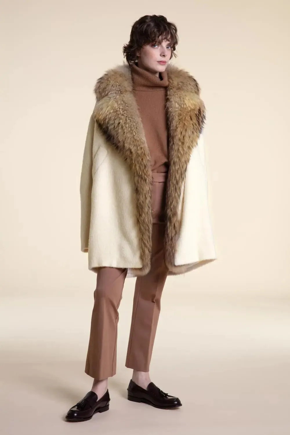 Wool coat with fur